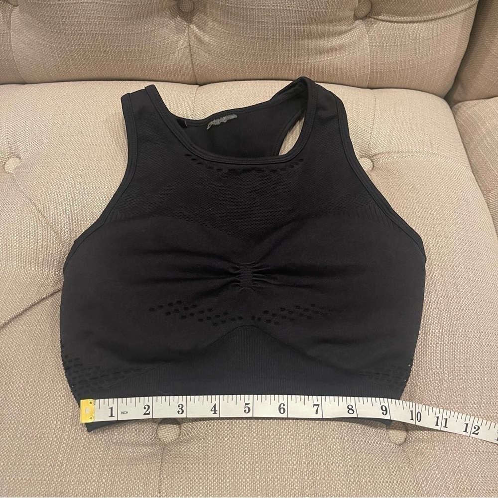 GymShark Sports Bra Women XS per Measurements No label Black - Picture 8 of 9